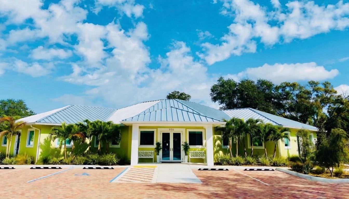 Strupp & Brumm Cosmetic & Restorative Dentistry — exterior of our Clearwater, FL office at 906 N Belcher Rd
